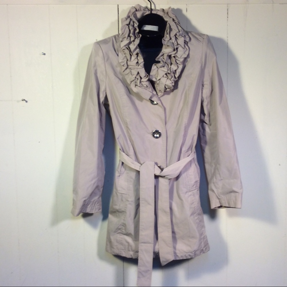 Renua Raincoat with ruffle collar Womens size 12